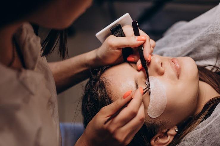 The Ultimate Lash Retention Guide for Professional Lash Artists